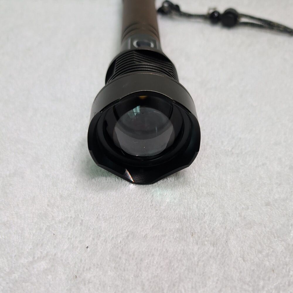USB Rechargeable LED Flashlight High Power Zoom Torch - Picture 3 of 3